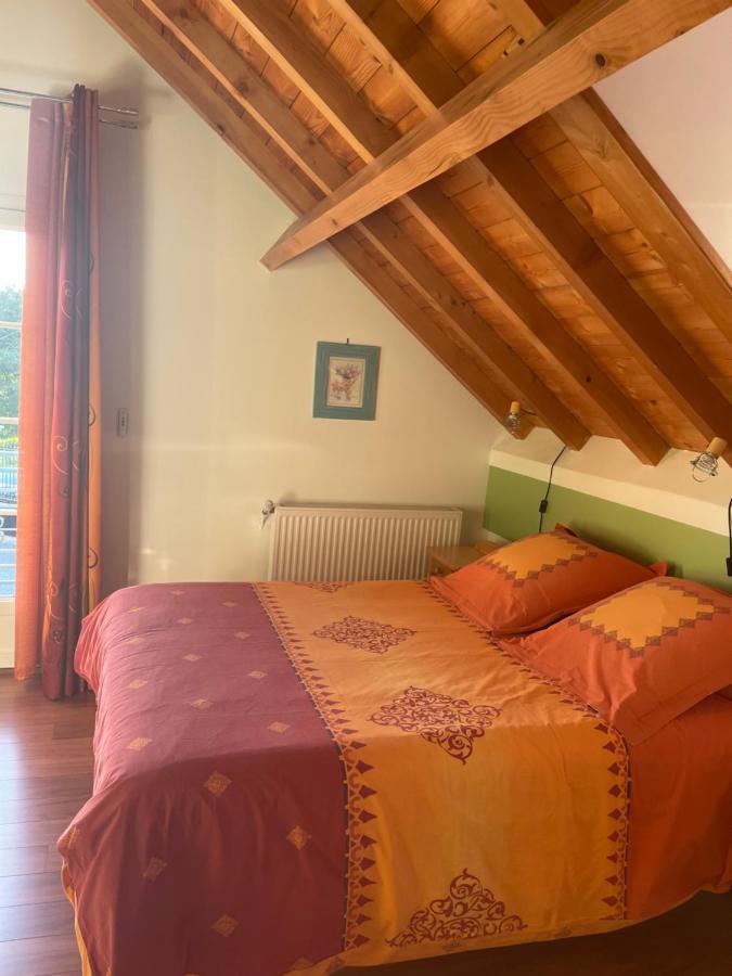 Les Gites De La Maison Bleue D'Estialescq 外观 照片